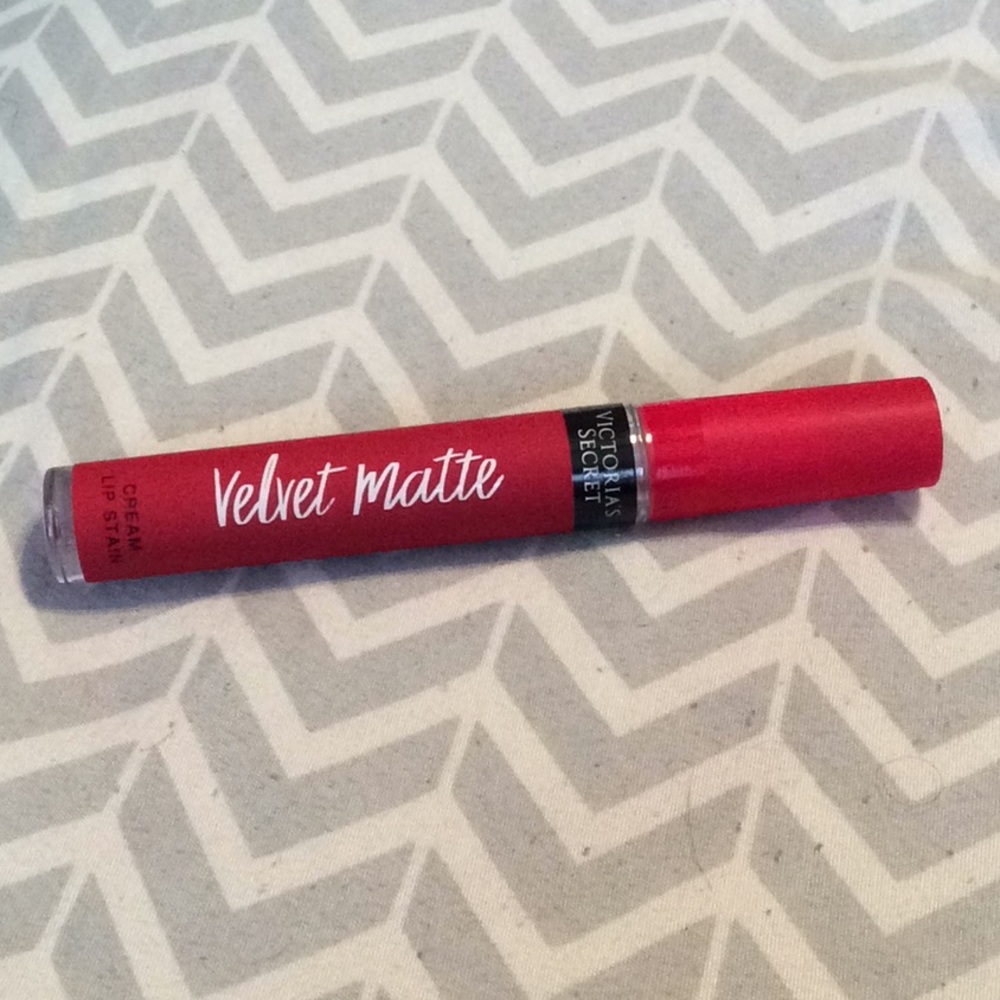 NWT VS Velvet Matte Cream Lip Stain